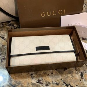 Gucci Joy Wallet. Black and white. Well loved.